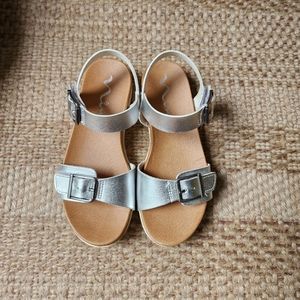 Girls sandals